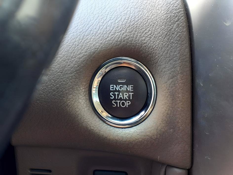 Used 2018 Starfire Pearl Lexus 460 image 22