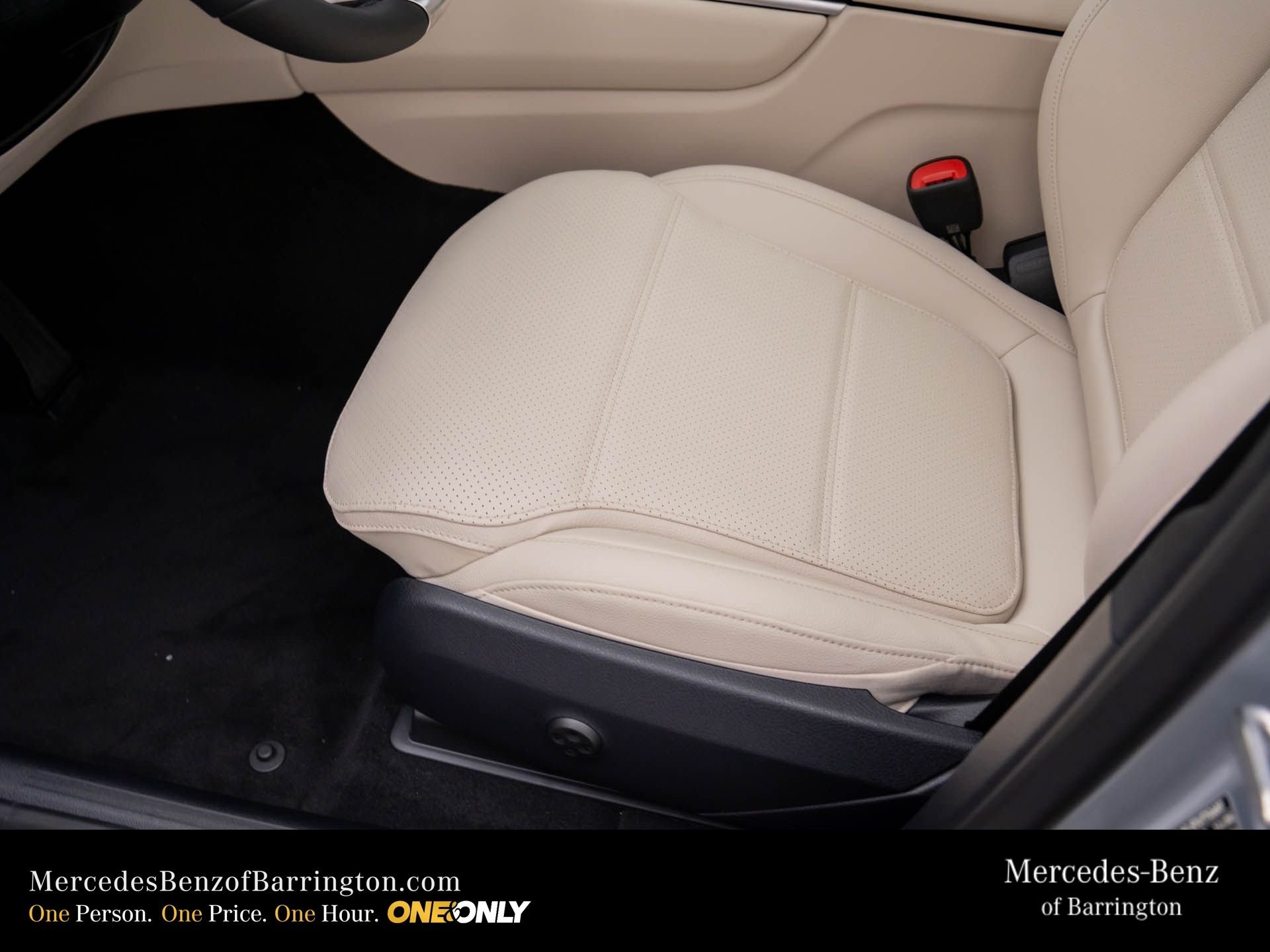 New 2026 Cirrus Silver Metallic Mercedes-Benz GLC 300 image 18
