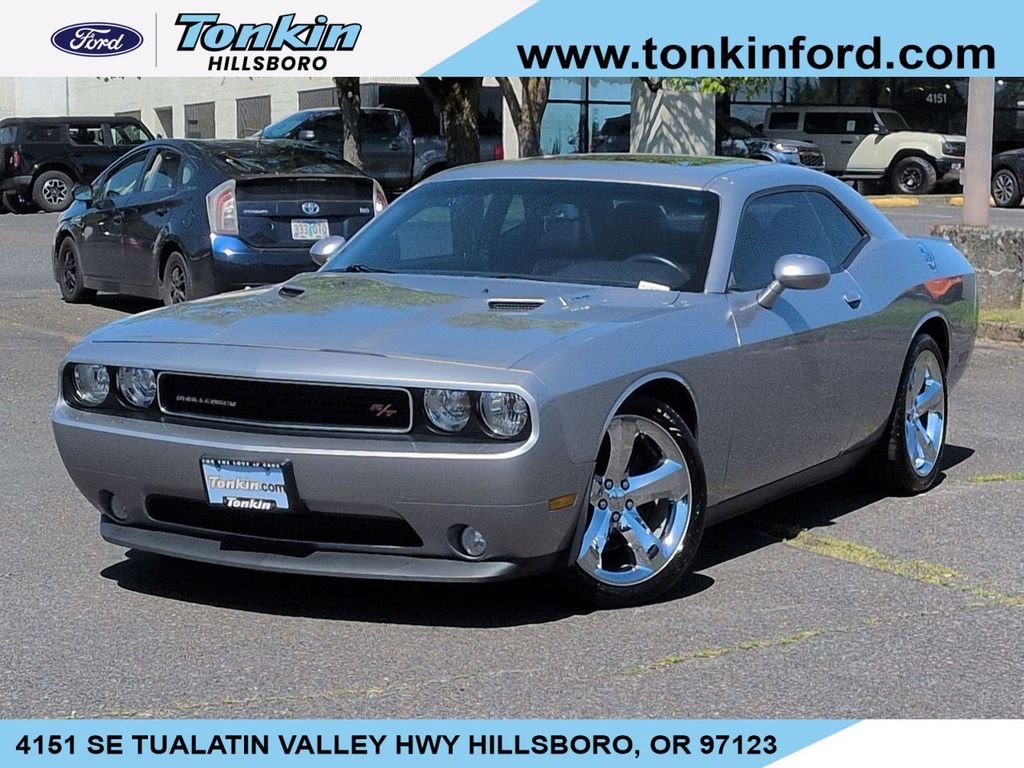 2013 Dodge Challenger R/T's photo