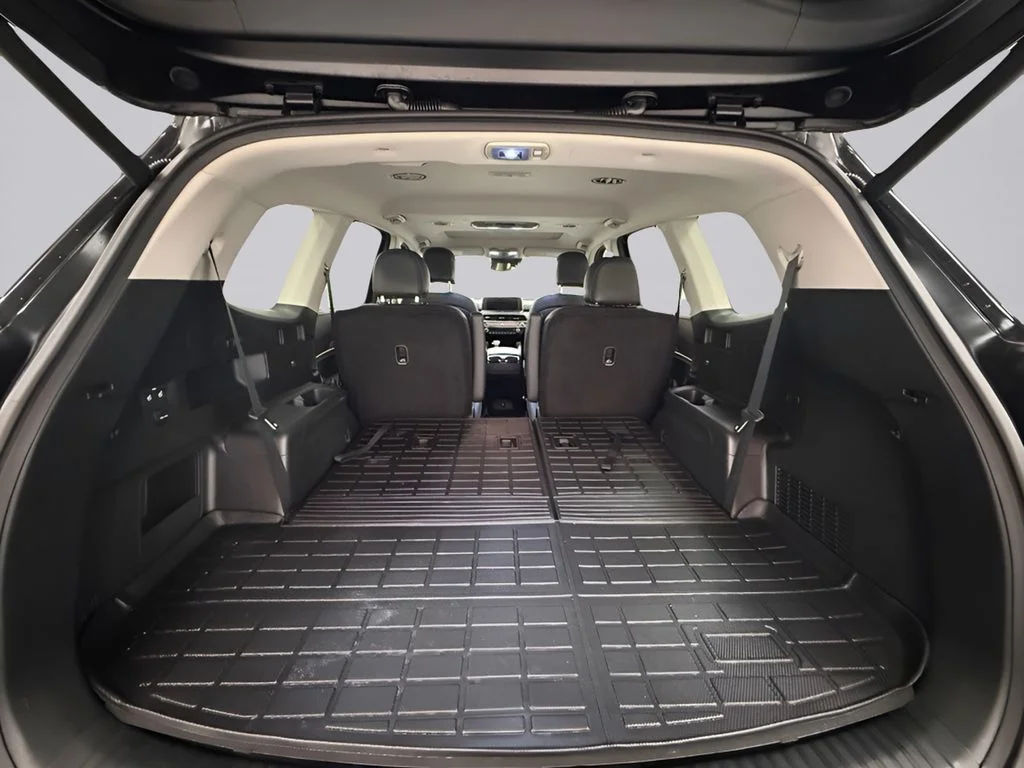 Used 2022 Black Kia EX image 29
