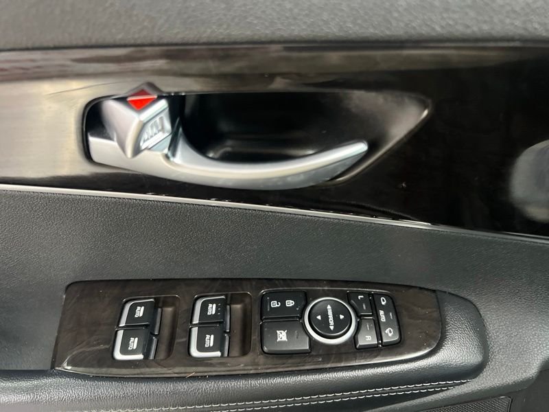 Used 2018 Purple Kia EX image 21