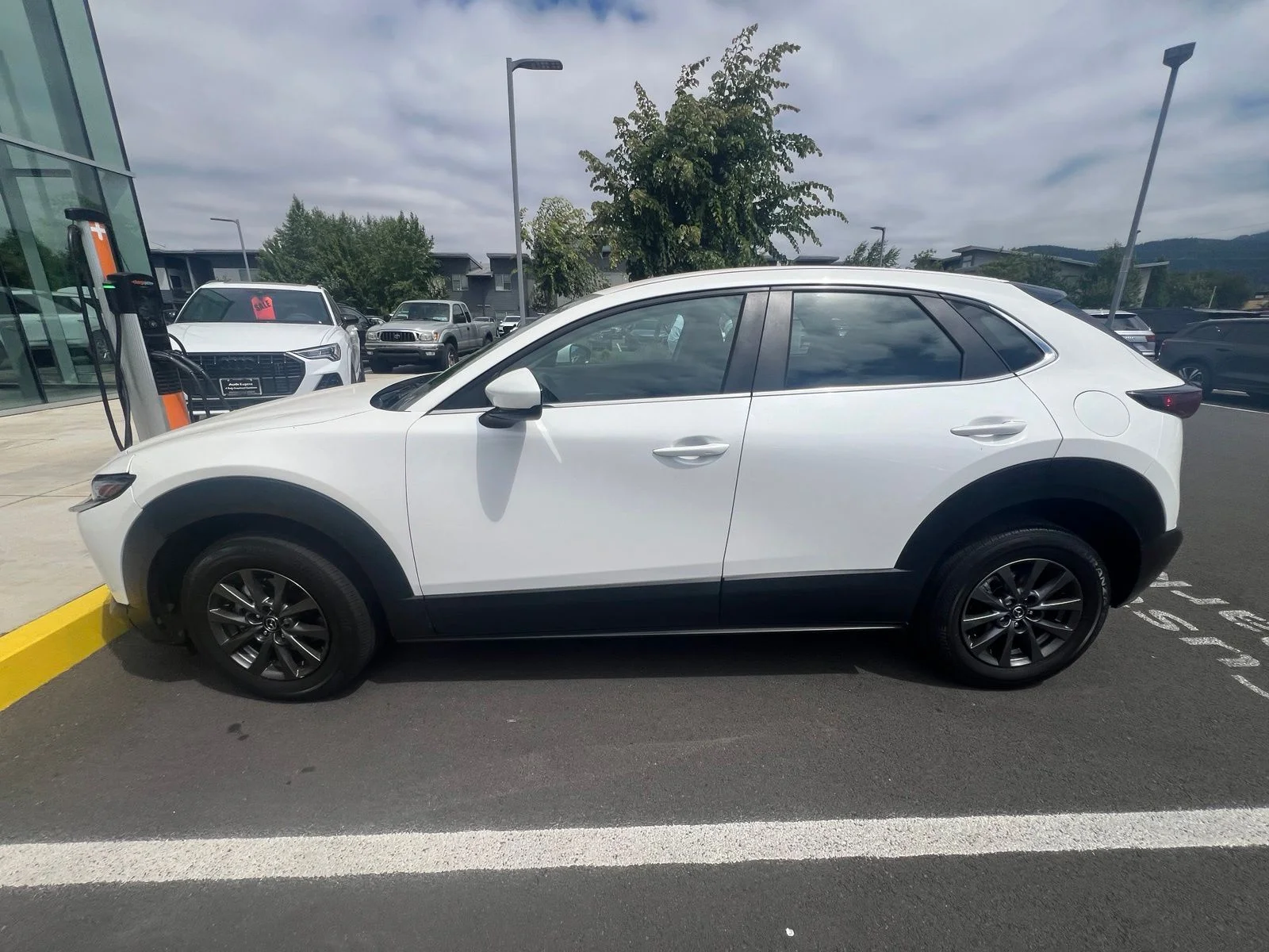 Used 2020 White Mazda S image 3