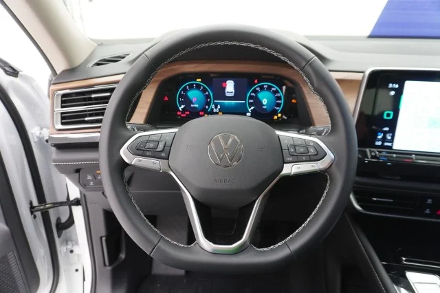 New 2026 Opal White Pearl Volkswagen 2.0T SE W/TECHNOLOGY image 27