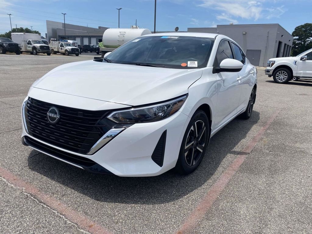 Used 2025 Cloud White Nissan SV image 3