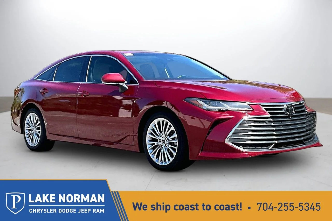2019 Toyota Avalon Limited's photo