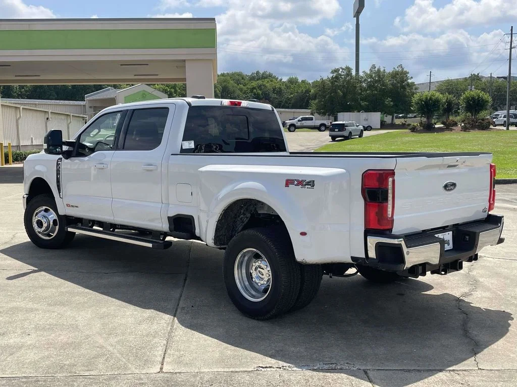 New 2026 Oxford White Ford F-350® Lariat® image 5