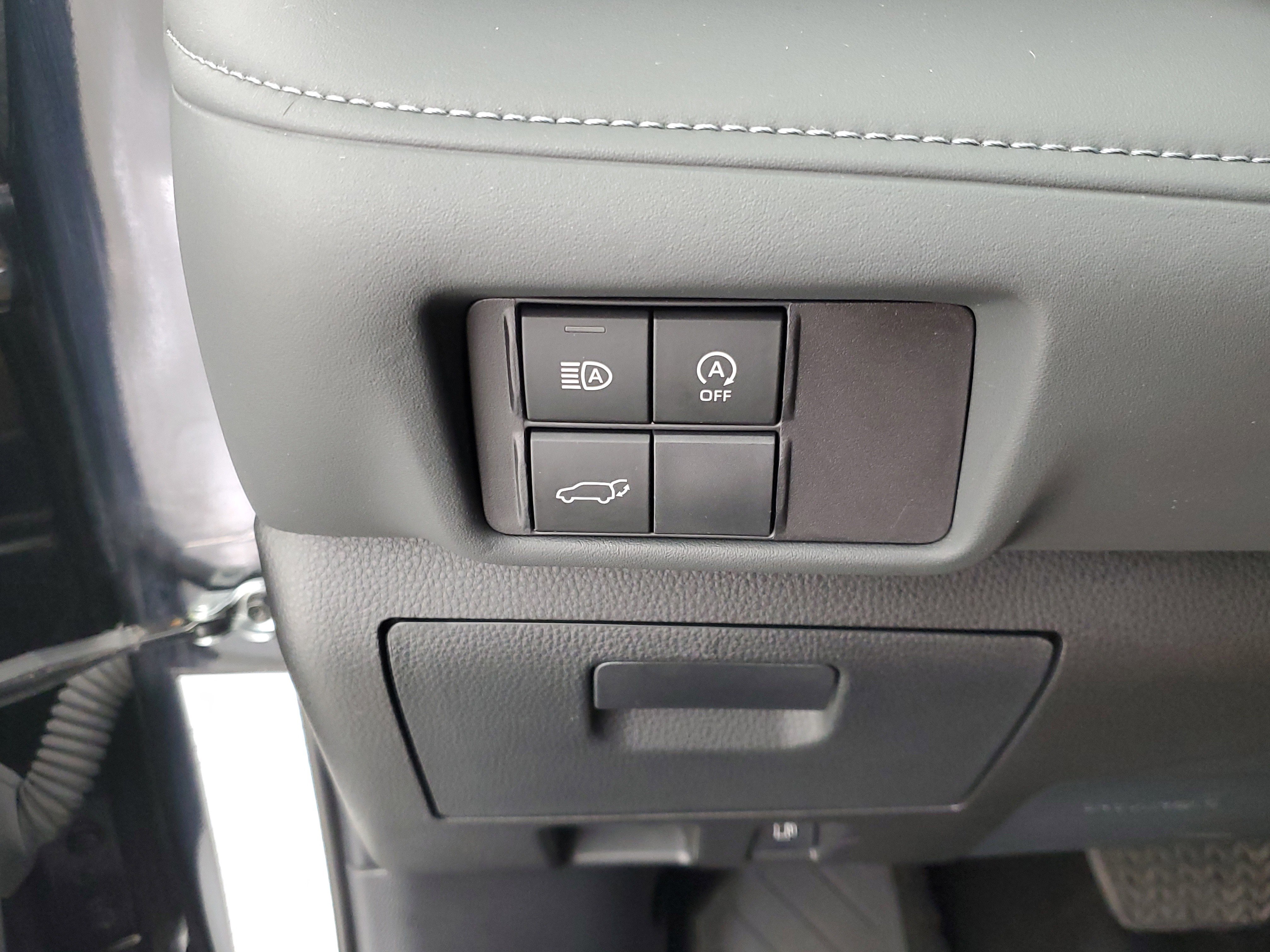 2024 Toyota Highlander LE - Photo 34