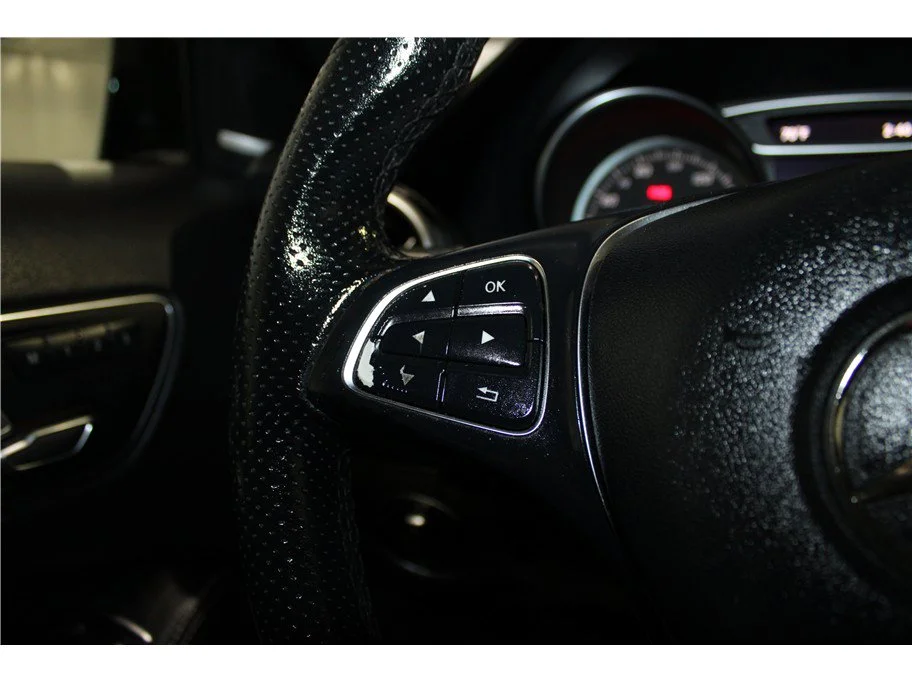 Used 2019 Black Mercedes-Benz GLA 250 image 26