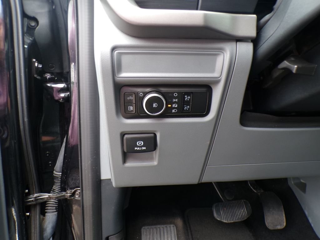 Used 2024 Black Metallic Ford XLT image 12
