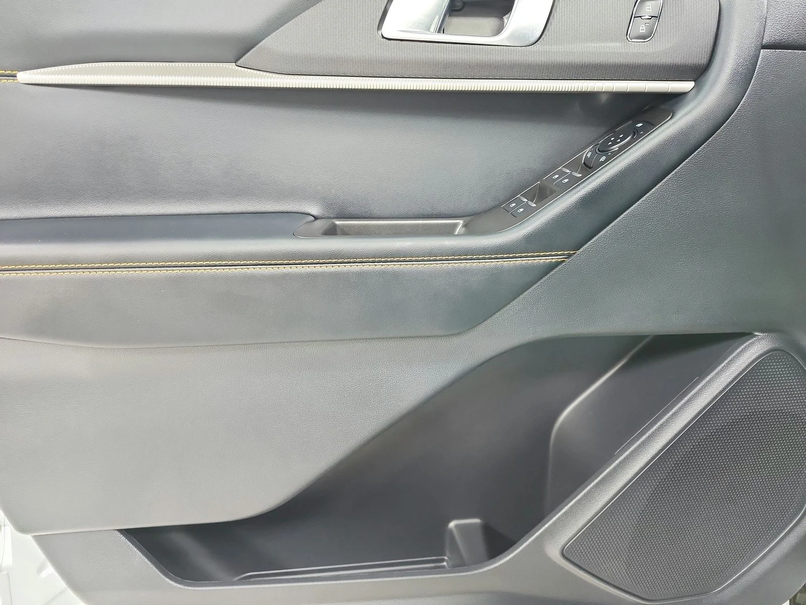 New 2026 White Ford Tremor image 34