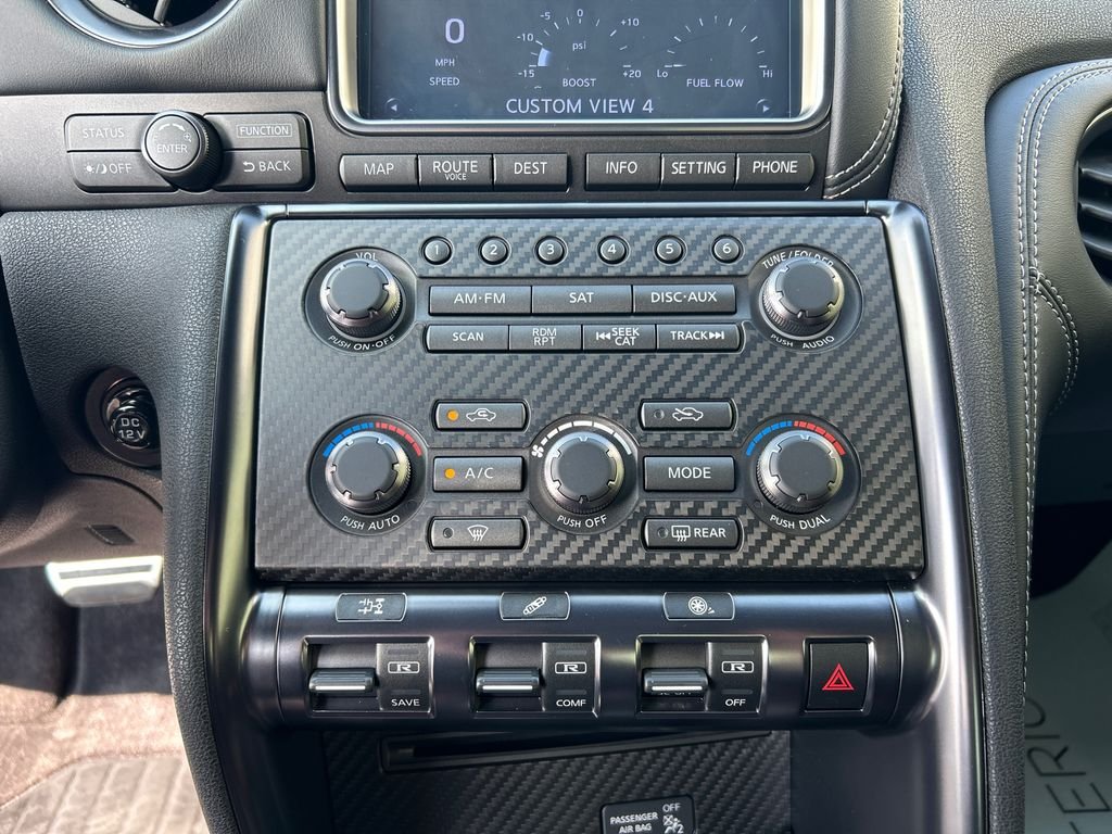 Used 2015 White Nissan Black Edition image 18