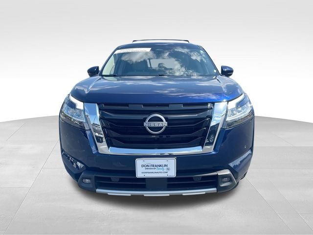 Used 2023 Blue Nissan SL image 3