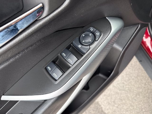 Used 2025 Red Chevrolet 1RS image 11
