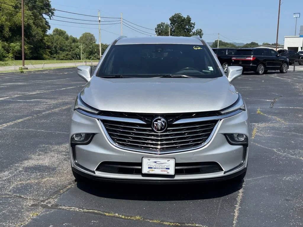Used 2022 Includes Pitch Dark Night lower exterior accent color.) Buick Premium image 5