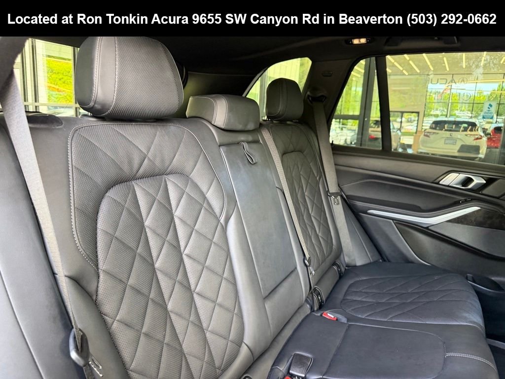 Used 2024 Alpine White BMW xDrive40i image 29