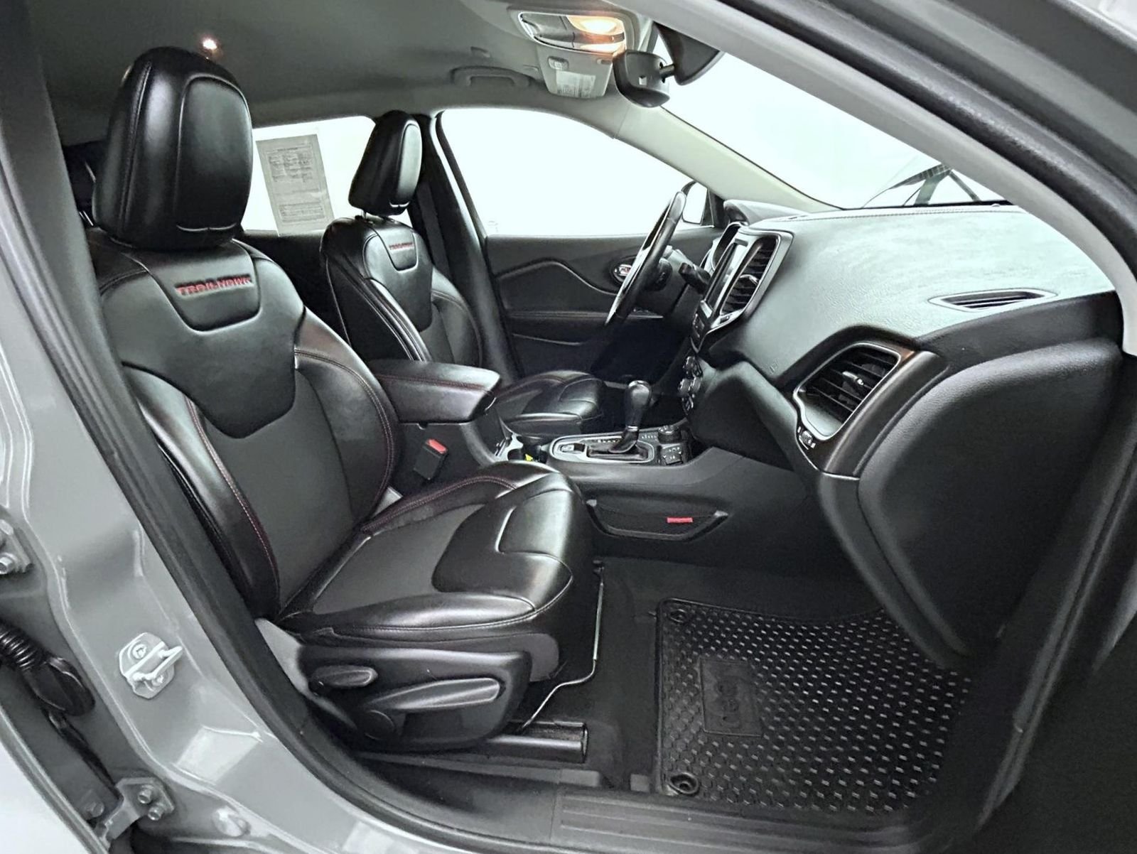 Used 2019 Gray Jeep Trailhawk image 15