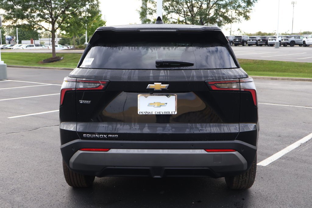 2027 Chevrolet Equinox LT - Photo 6