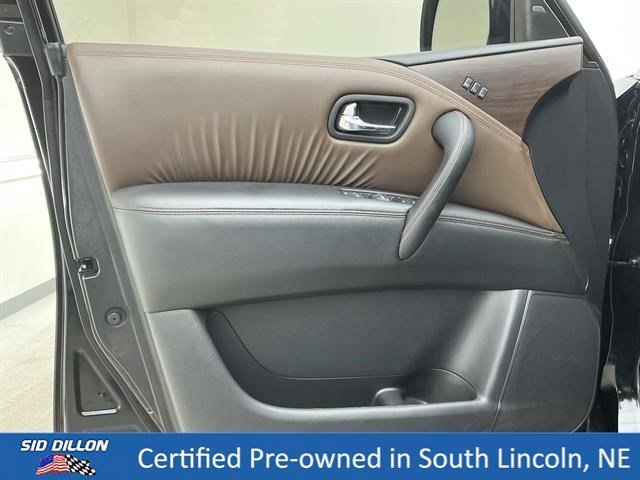 Used 2019 Super Black Nissan Platinum image 15