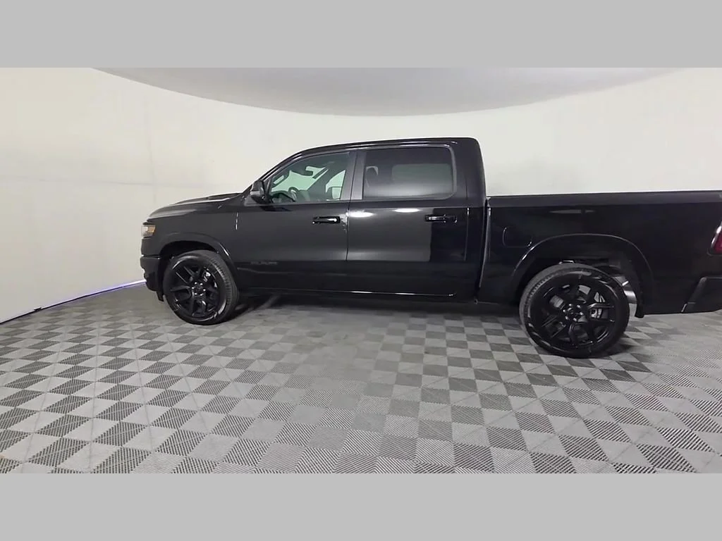 New 2026 Diamond Black Crystal Pearl-Coat Exterior Paint RAM Laramie image 33