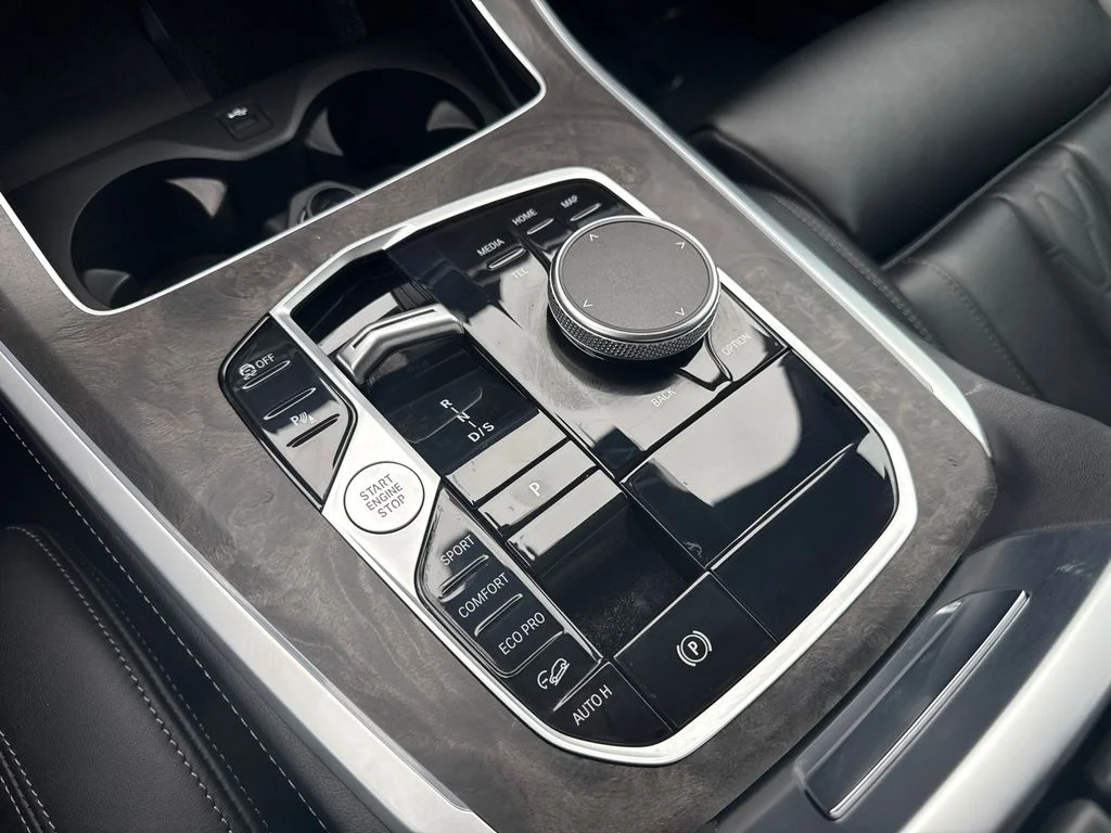 Used 2026 Black BMW xDrive40i image 25