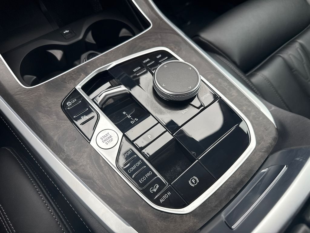 Used 2026 Black BMW xDrive40i image 25