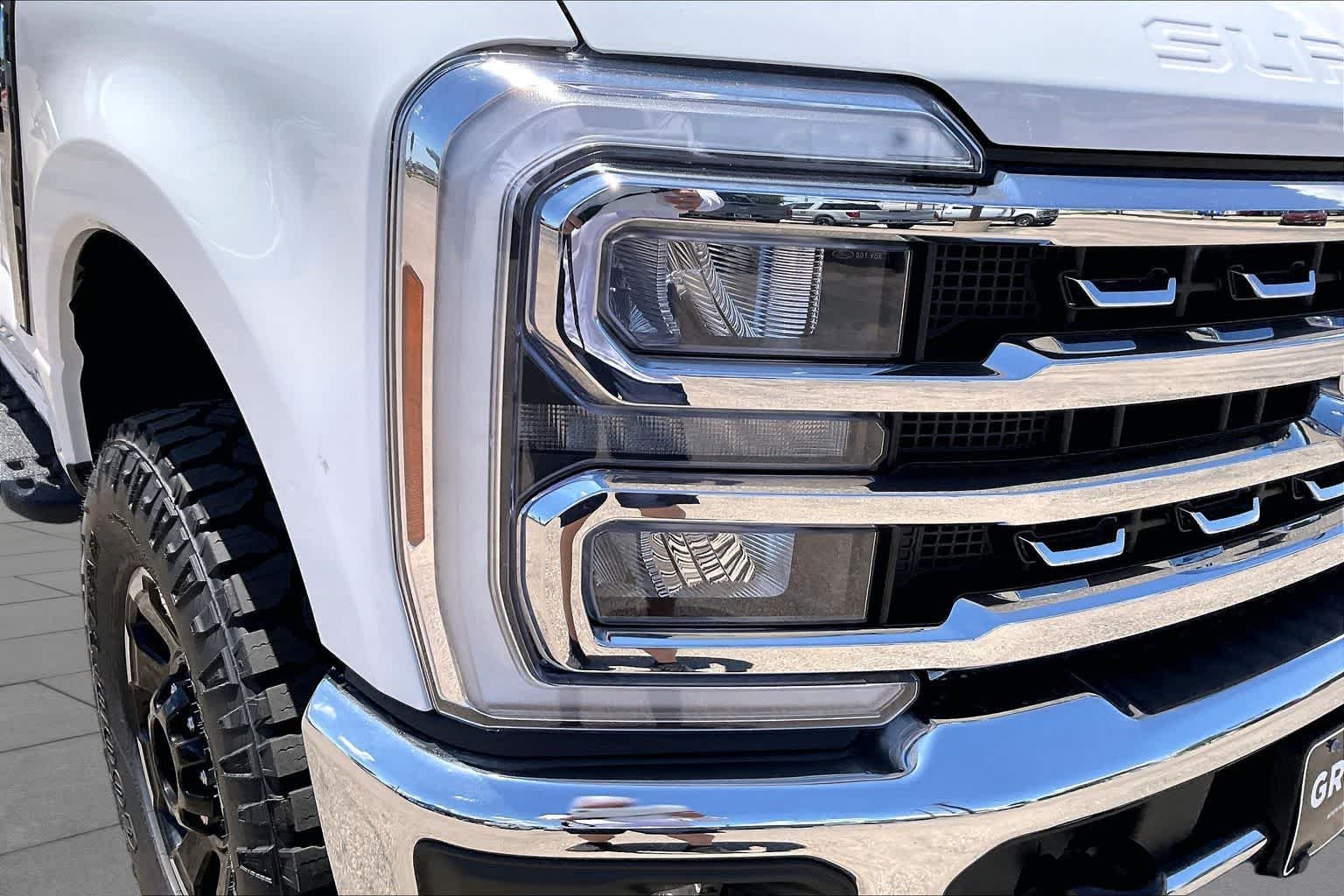 New 2026 Oxford White Ford F-250® Lariat® image 13