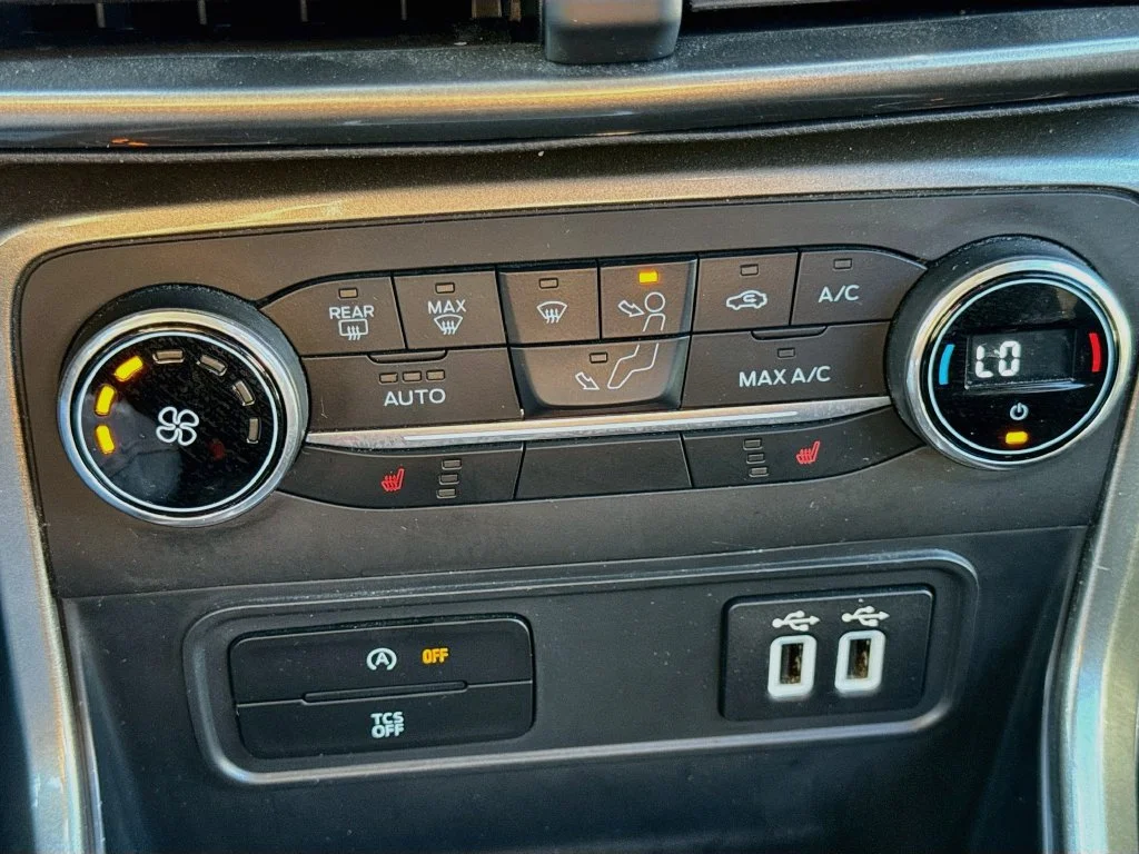 Used 2018 White Ford SE image 18