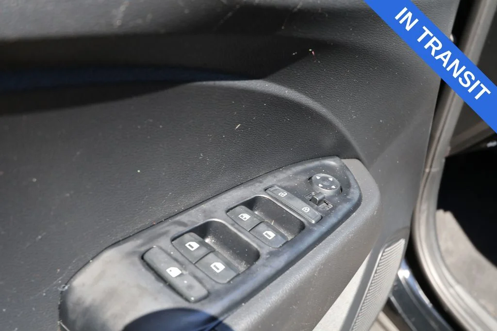 Used 2025 Onyx Black Hyundai SE image 17