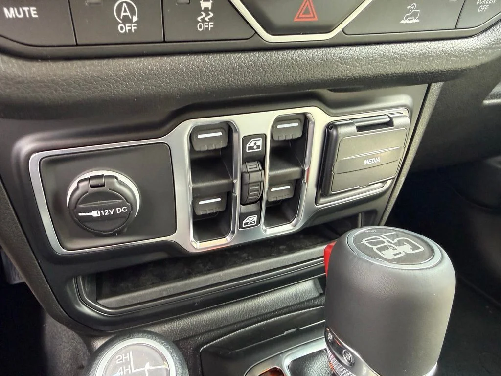New 2026 Granite Crystal Metallic Clear-Coat Exterior Paint Jeep 85th Anniversary Edition image 26