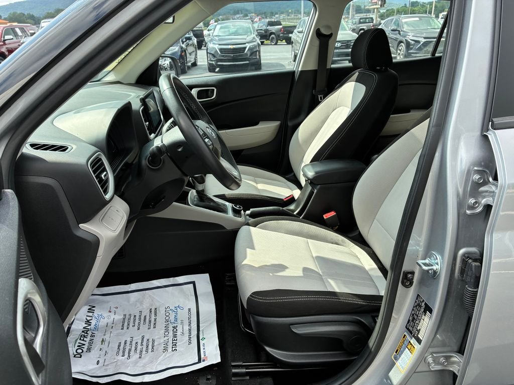 Certified Used 2025 Silver Hyundai SEL image 8