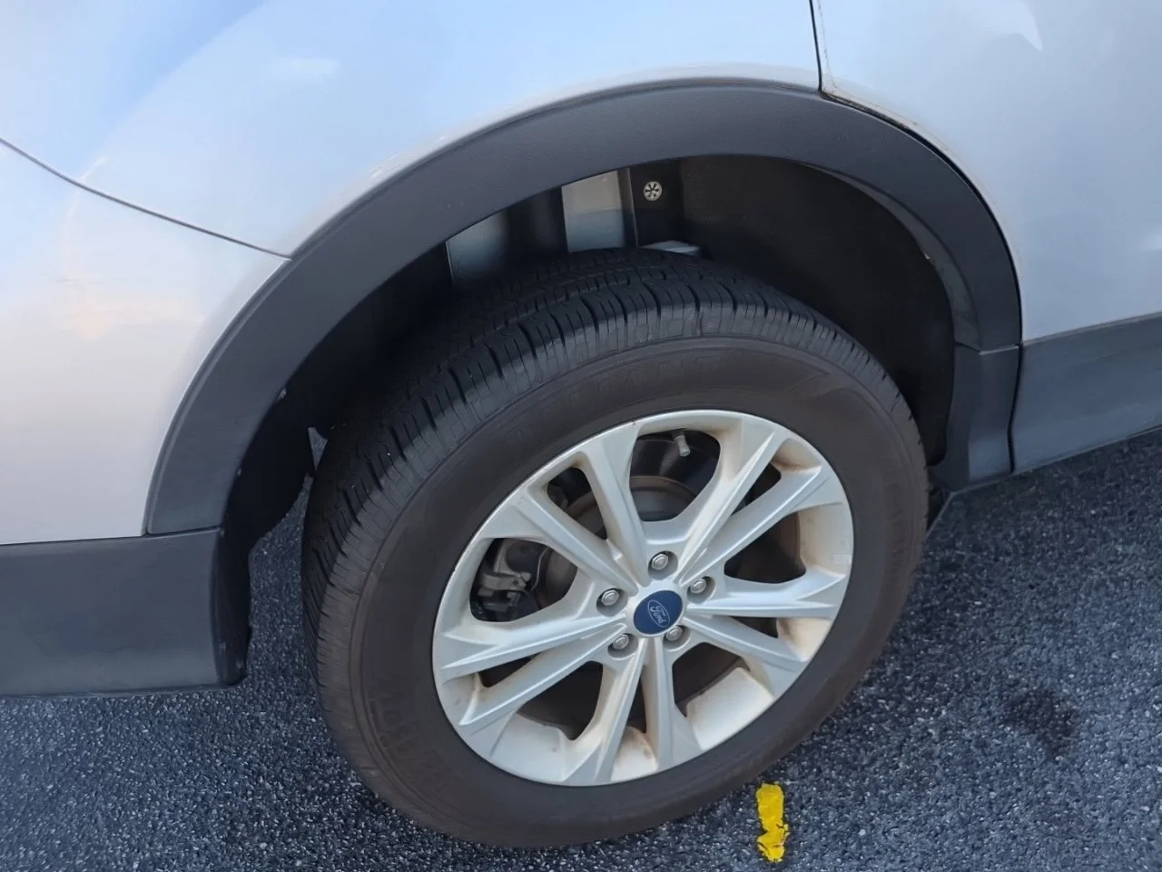 Used 2018 Ingot Silver Ford SE image 12