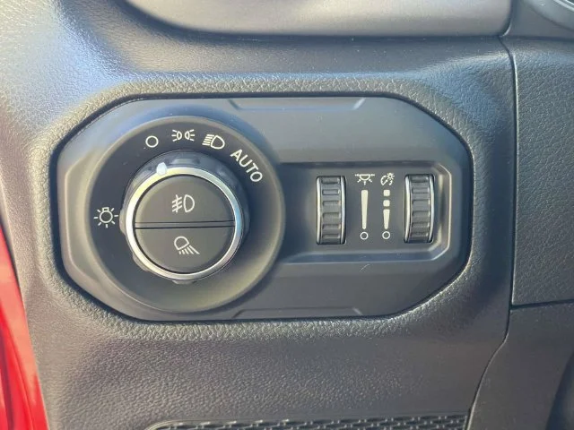 Used 2021 Red Jeep Sport image 33