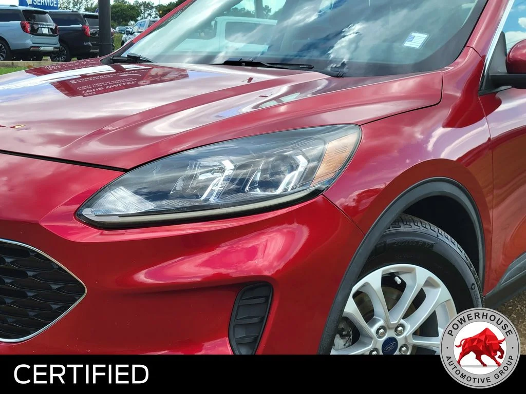 Used 2020 Red Ford SE image 11
