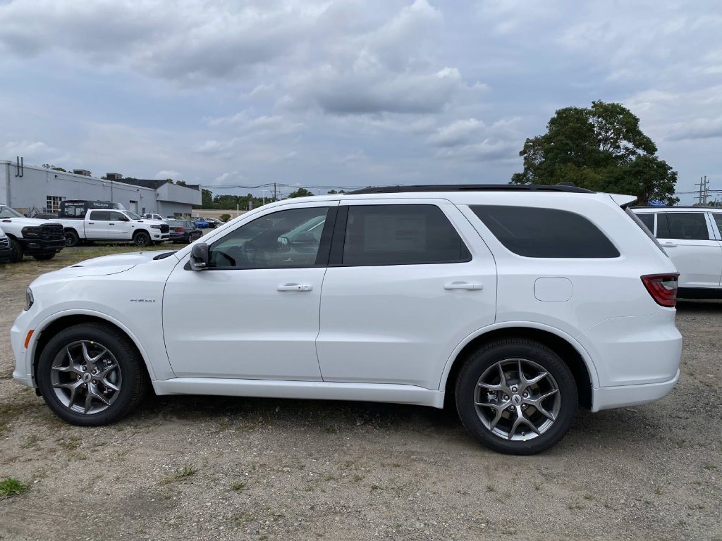 New 2027 White Knuckle Clear-Coat Exterior Paint Dodge GT image 3
