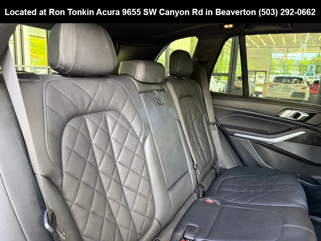Used 2024 Alpine White BMW xDrive40i image 29