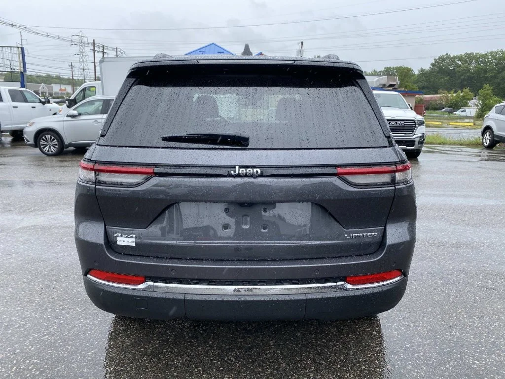 Certified Used 2023 Gray Jeep Limited image 4