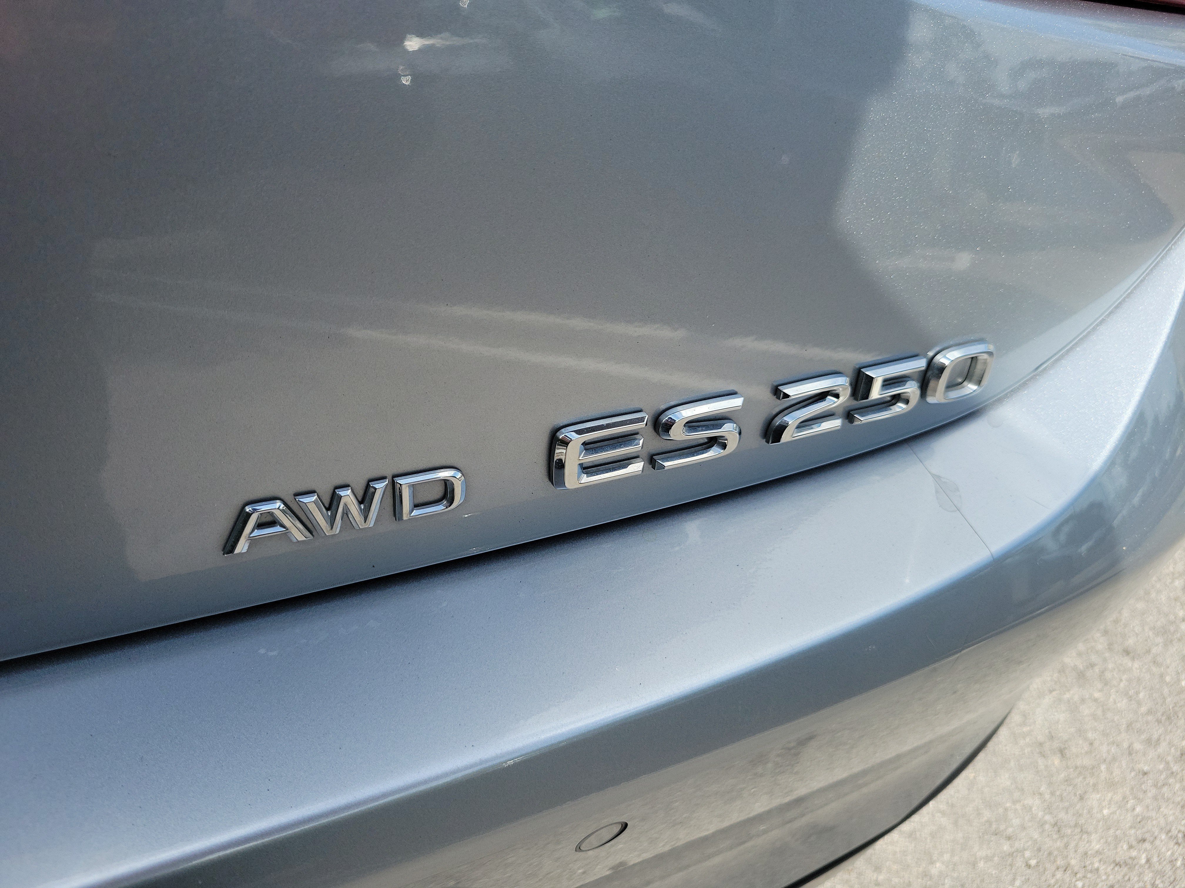 Certified Used 2023 IRIDIUM Lexus ES 250 image 8
