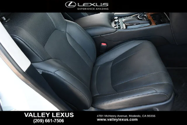 Used 2018 White Lexus 570 image 17