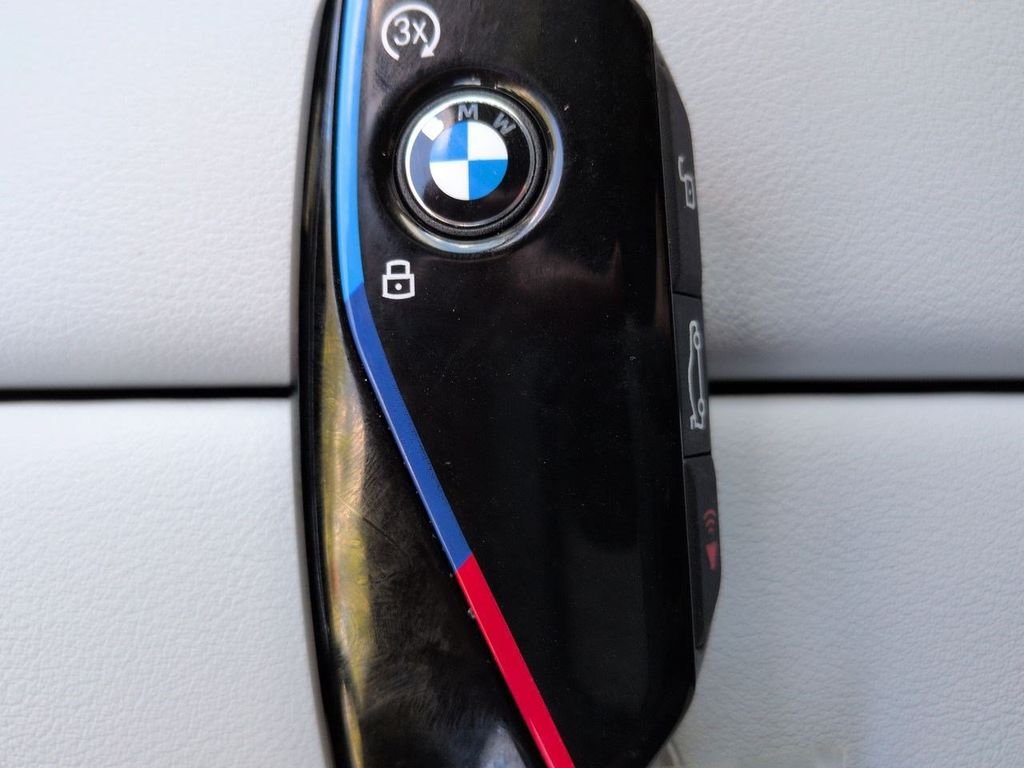 New 2026 Brooklyn Grey Metallic BMW M60i image 30