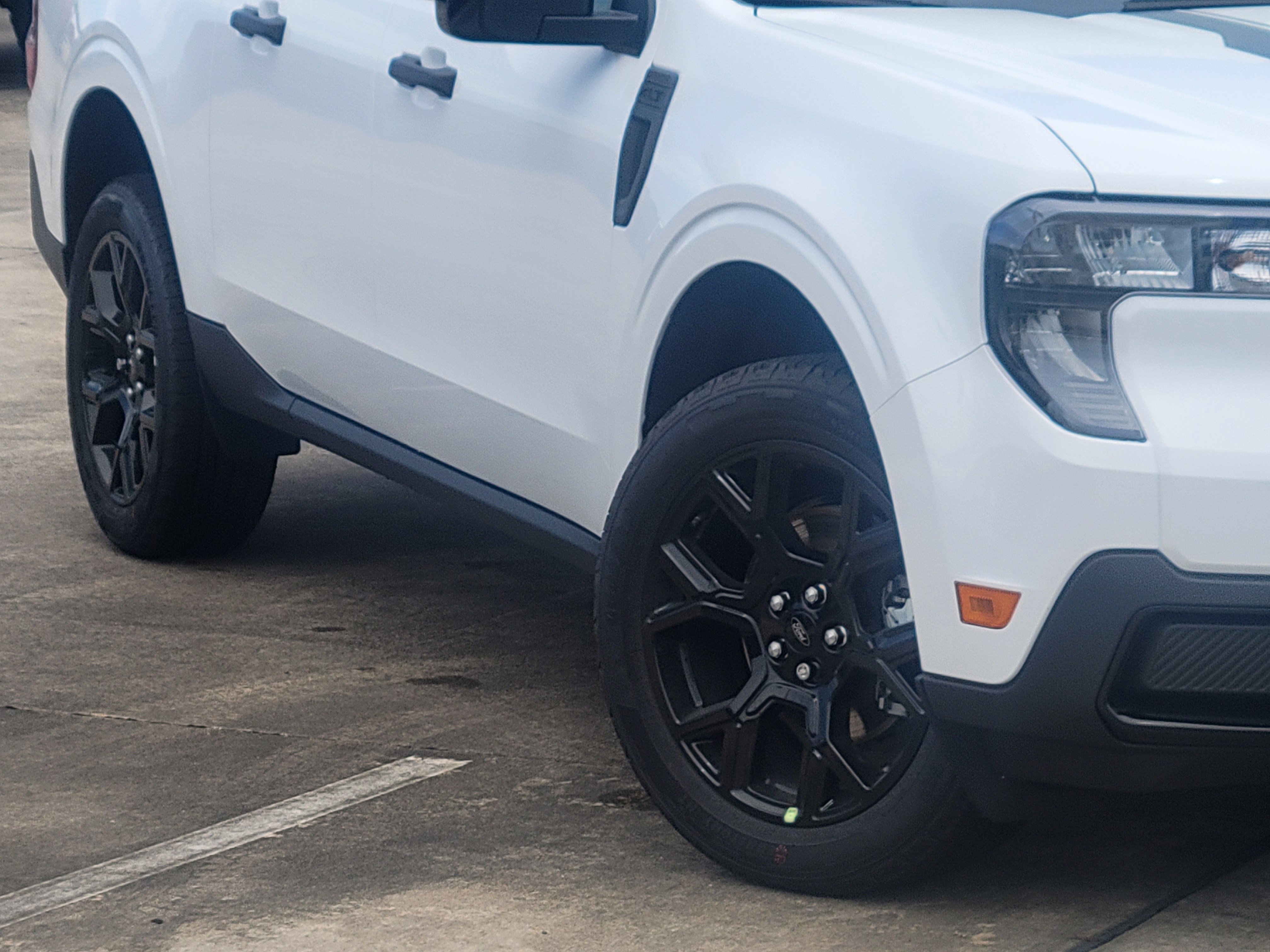 2025 Ford Maverick XLT - Photo 9