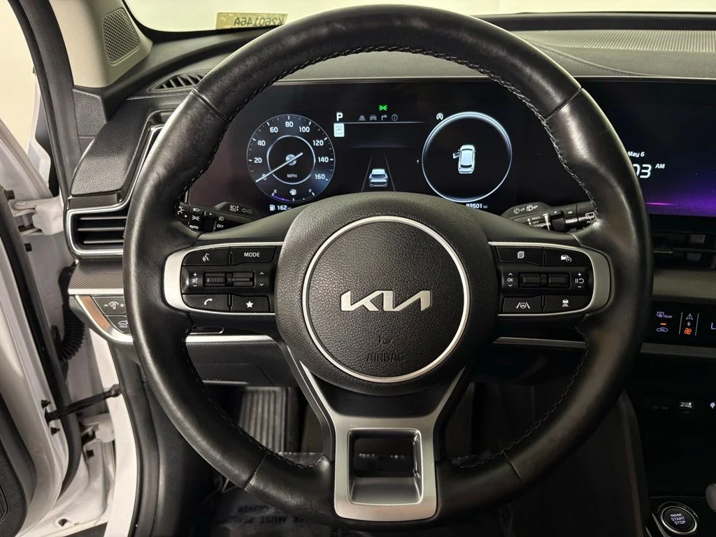 Used 2023 White Kia SX-Prestige image 20