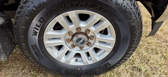 Used 2019 White Ford XL image 11
