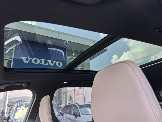 New 2026 Aurora Silver Volvo Plus image 20
