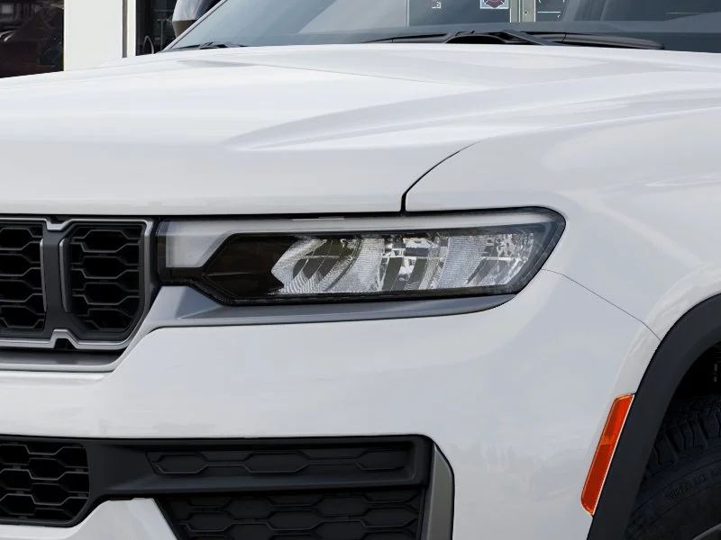 New 2027 Bright White Clear-Coat Paint Jeep Laredo Altitude image 42