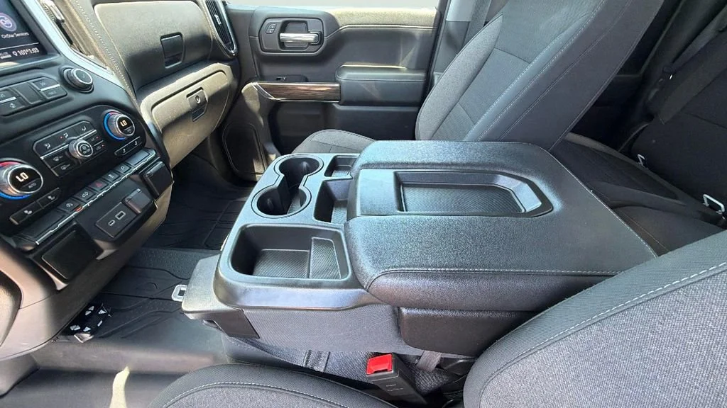 Used 2020 SUMMIT WHITE Chevrolet LT image 21