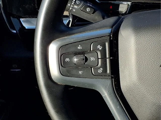 Used 2025 Summit White Chevrolet LT image 16