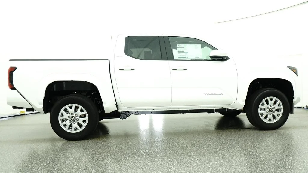 New 2026 Ice Cap Toyota SR5 image 13