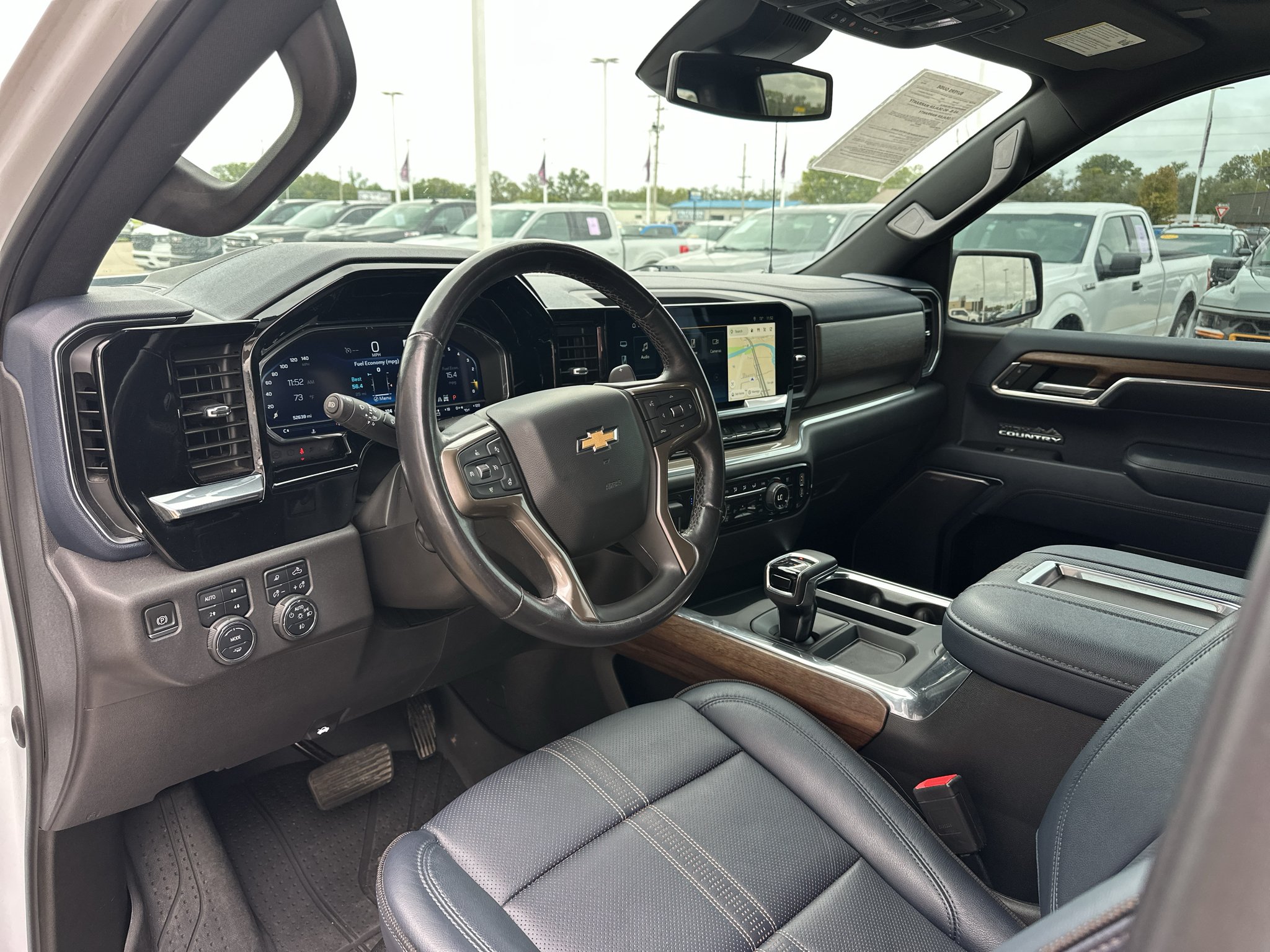 Used 2022 Iridescent Pearl Tricoat Chevrolet High Country image 2