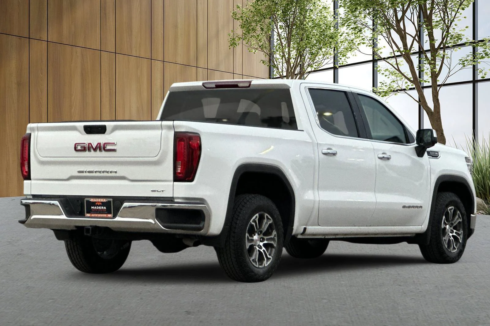 Used 2025 Summit White GMC SLT image 4