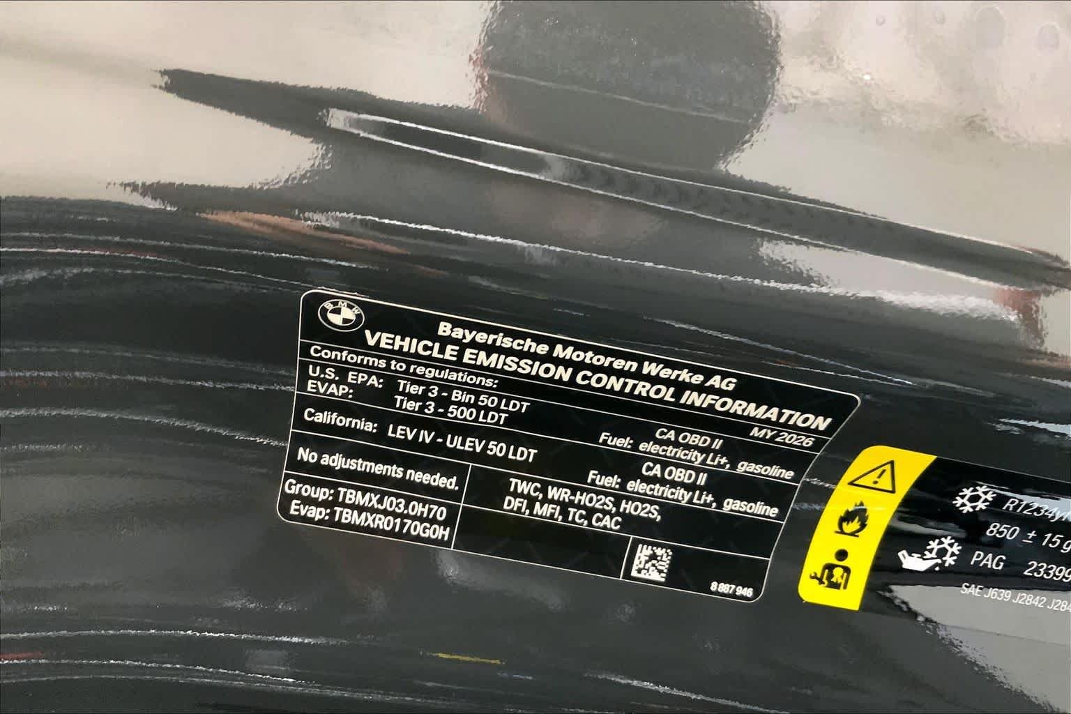 New 2026 Dravit Grey Metallic BMW xDrive50e image 17